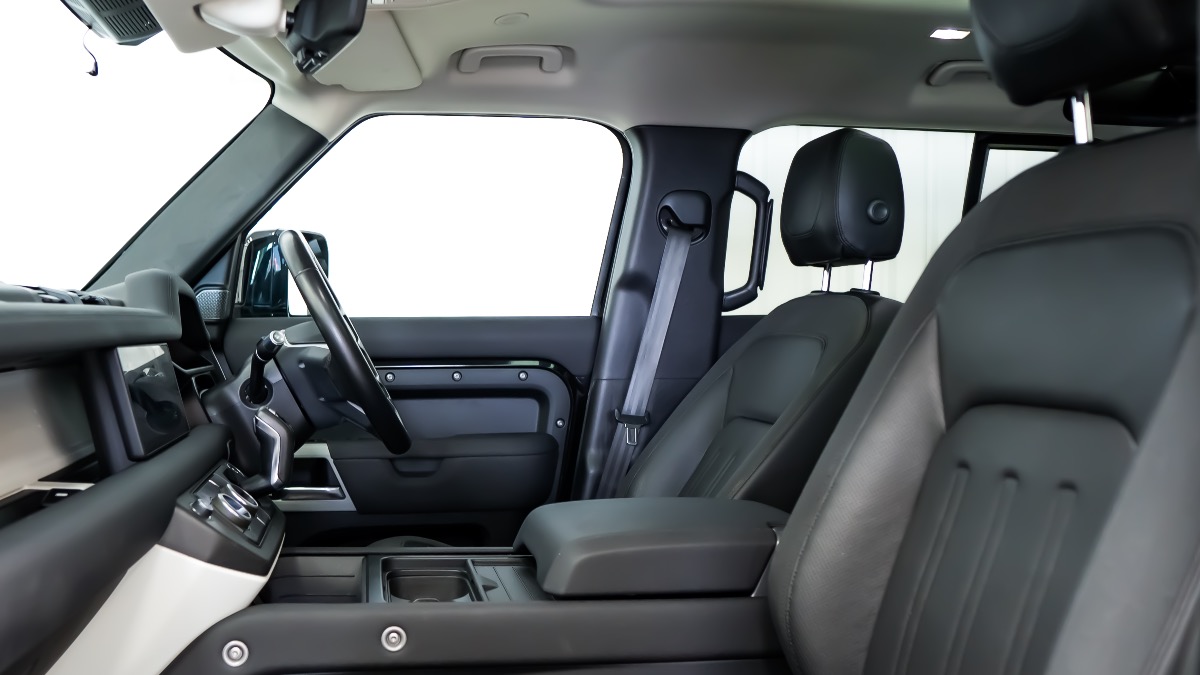 2022 Land Rover Defender Image 5